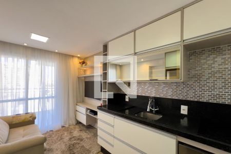 Sala e cozinha de apartamento para alugar com 1 quarto, 34m² em Ipiranga, São Paulo