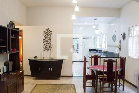 Sala de Jantar de casa de condomínio à venda com 3 quartos, 240m² em Retiro do Chale, Brumadinho