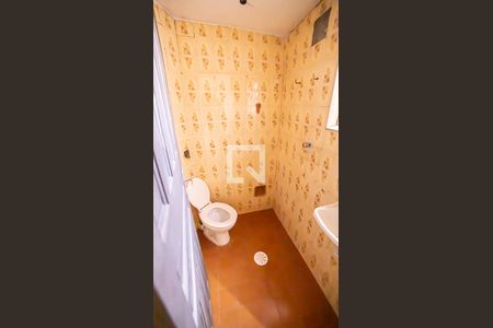 Banheiro de casa para alugar com 1 quarto, 40m² em Jardim Maria Estela, São Paulo