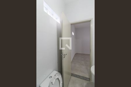 Banheiro de kitnet/studio para alugar com 1 quarto, 20m² em Parque Cidade Jardim Ii, Jundiaí