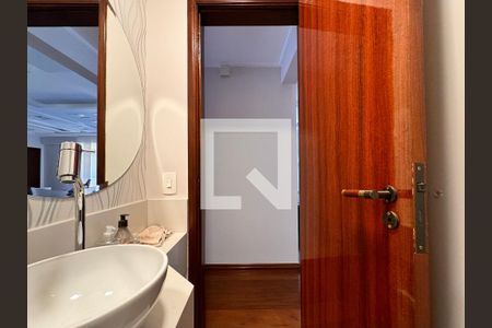 Apartamento à venda com 149m², 3 quartos e 3 vagas Apartamento à venda com 149m², 3 quartos e 3 vagasLavabo