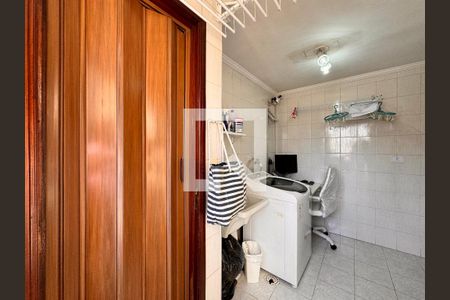 Apartamento à venda com 149m², 3 quartos e 3 vagas Apartamento à venda com 149m², 3 quartos e 3 vagasLavanderia