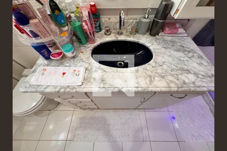 Apartamento à venda com 149m², 3 quartos e 3 vagas Apartamento à venda com 149m², 3 quartos e 3 vagasBanheiro da Suíte 1