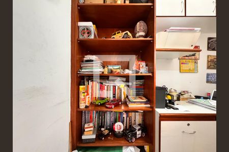 Apartamento à venda com 149m², 3 quartos e 3 vagas Apartamento à venda com 149m², 3 quartos e 3 vagasQuarto de Serviço