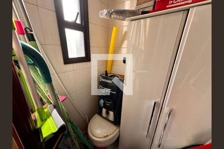 Apartamento à venda com 149m², 3 quartos e 3 vagas Apartamento à venda com 149m², 3 quartos e 3 vagasBanheiro de serviço