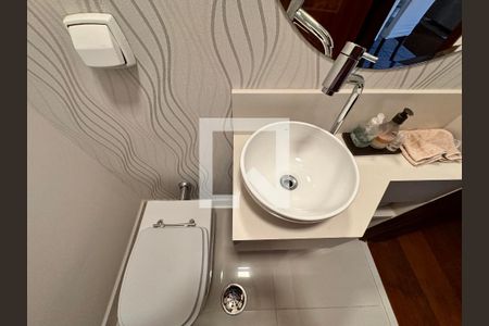 Apartamento à venda com 149m², 3 quartos e 3 vagas Apartamento à venda com 149m², 3 quartos e 3 vagasLavabo