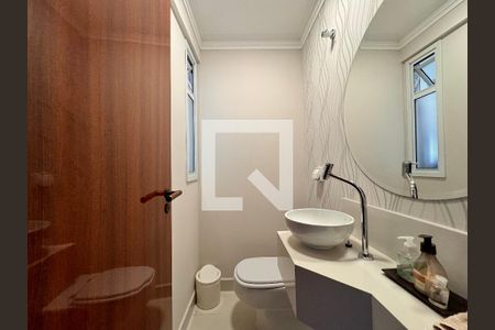 Apartamento à venda com 149m², 3 quartos e 3 vagas Apartamento à venda com 149m², 3 quartos e 3 vagasLavabo