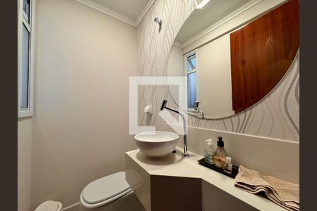 Apartamento à venda com 149m², 3 quartos e 3 vagas Apartamento à venda com 149m², 3 quartos e 3 vagasLavabo
