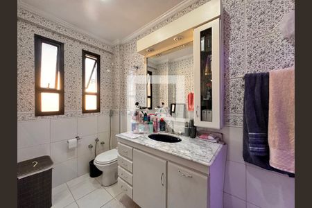 Apartamento à venda com 149m², 3 quartos e 3 vagas Apartamento à venda com 149m², 3 quartos e 3 vagasBanheiro da Suíte 1