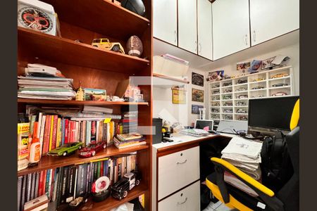 Apartamento à venda com 149m², 3 quartos e 3 vagas Apartamento à venda com 149m², 3 quartos e 3 vagasQuarto de Serviço