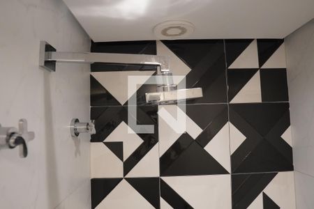 Banheiro da Suíte de apartamento para alugar com 1 quarto, 11m² em Pinheiros, São Paulo