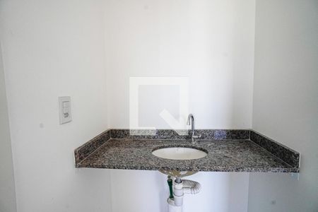 Banheiro de apartamento à venda com 1 quarto, 37m² em São Lourenço, Niterói