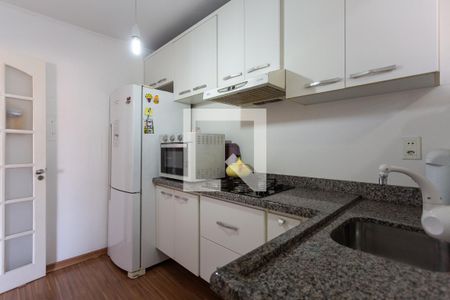 Cozinha de apartamento à venda com 2 quartos, 68m² em Agronomia, Porto Alegre