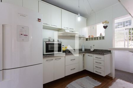 Cozinha de apartamento à venda com 2 quartos, 68m² em Agronomia, Porto Alegre