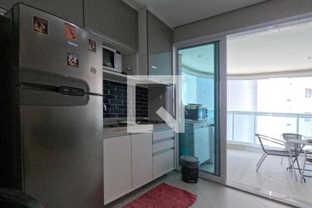 Sala e cozinha americana de apartamento para alugar com 1 quarto, 42m² em Gonzaga, Santos