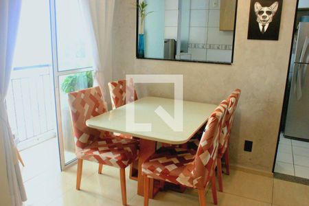 Sala com mesa de jantar de apartamento à venda com 2 quartos, 52m² em Macedo, Guarulhos