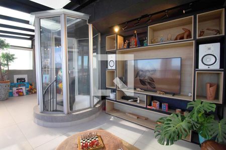 Sala de TV de apartamento para alugar com 1 quarto, 80m² em Sumarezinho, São Paulo