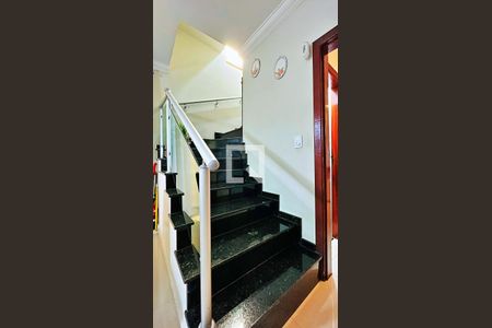 Escada de casa à venda com 3 quartos, 150m² em Vila Galvão, Guarulhos