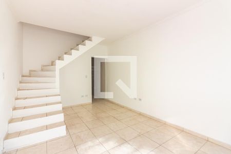 Sala de casa de condomínio à venda com 2 quartos, 72m² em Santa Maria, Osasco