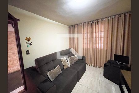 Sala de casa à venda com 3 quartos, 120m² em Conjunto Agua Branca, Contagem