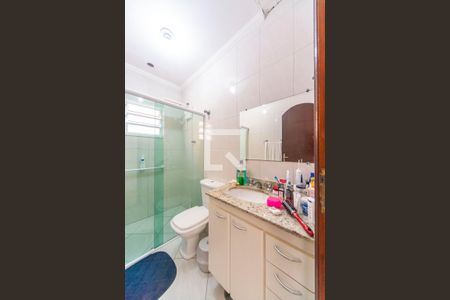 Banheiro  de casa à venda com 3 quartos, 125m² em Vila Humaitá, Santo André
