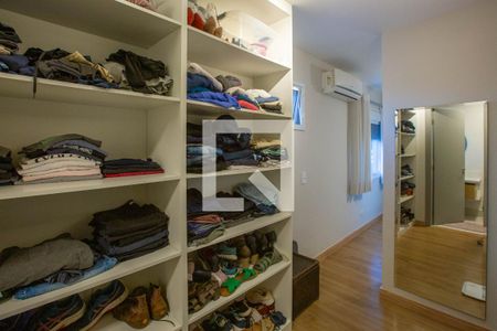 Closet Quarto suíte 1 de casa à venda com 5 quartos, 180m² em Bela Aliança, São Paulo