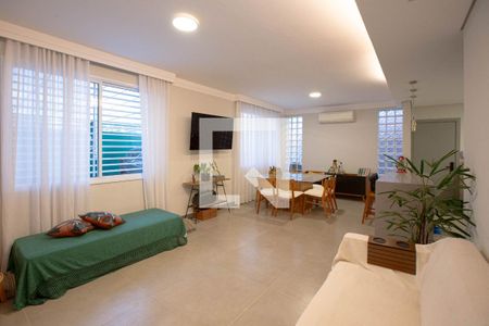 Sala de casa para alugar com 5 quartos, 180m² em Bela Aliança, São Paulo