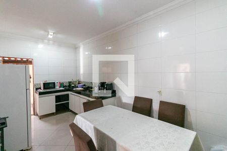 Casa à venda com 120m², 3 quartos e sem vaga Casa à venda com 120m², 3 quartos e sem vagaCozinha