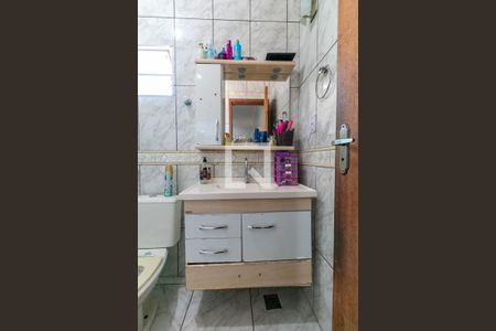 Casa à venda com 120m², 3 quartos e sem vaga Casa à venda com 120m², 3 quartos e sem vagaBanheiro