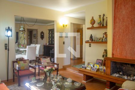 Casa à venda com 4 quartos, 250m² em Teresópolis, Porto Alegre