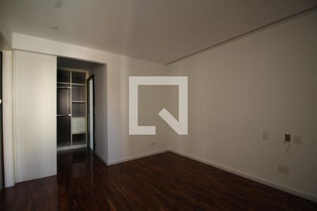 suíte  de apartamento à venda com 3 quartos, 230m² em Vila Suzana, São Paulo