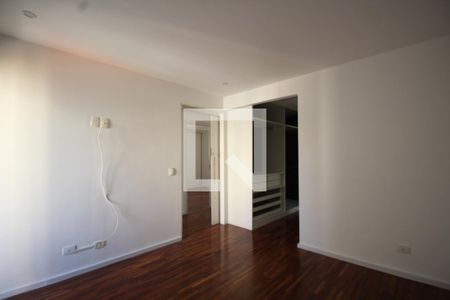 suíte  de apartamento à venda com 3 quartos, 230m² em Vila Suzana, São Paulo