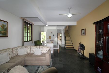 Sala de casa de condomínio para alugar com 4 quartos, 300m² em Anil, Rio de Janeiro
