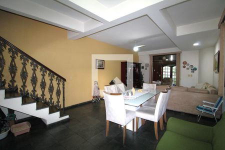 Sala de casa de condomínio à venda com 4 quartos, 300m² em Anil, Rio de Janeiro