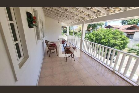 Casa à venda com 4 quartos, 595m² em Badu, Niterói