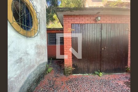 Casa à venda com 5 quartos, 250m² em Caramujo, Niterói