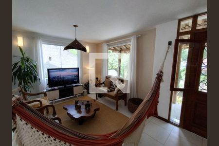 Casa à venda com 2 quartos, 102m² em Serra Grande, Niterói