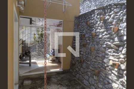 Casa à venda com 2 quartos, 102m² em Serra Grande, Niterói