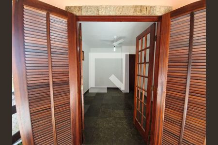 Casa à venda com 3 quartos, 260m² em Itaipu, Niterói