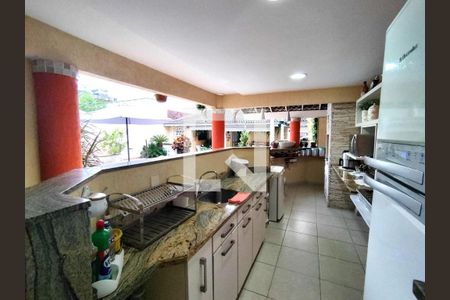 Casa à venda com 4 quartos, 224m² em Fonseca, Niterói