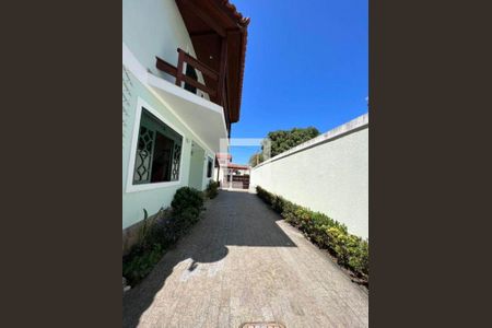 Casa à venda com 3 quartos, 232m² em Piratininga, Niterói