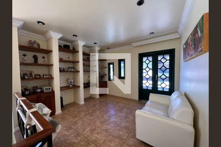 Casa à venda com 3 quartos, 232m² em Piratininga, Niterói