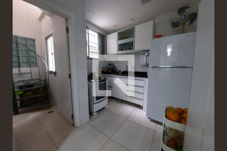 Casa à venda com 2 quartos, 62m² em Ingá, Niterói