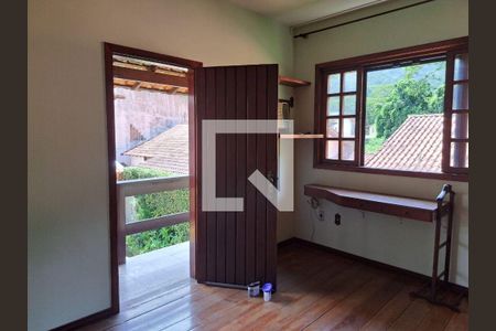 Casa à venda com 4 quartos, 276m² em Itaipu, Niterói