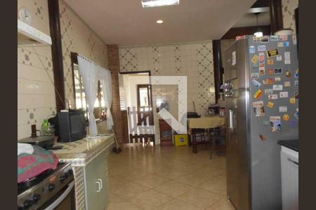 Casa à venda com 4 quartos, 260m² em Maravista, Niterói