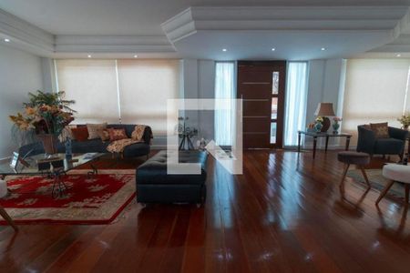 Casa à venda com 5 quartos, 650m² em Camboinhas, Niterói