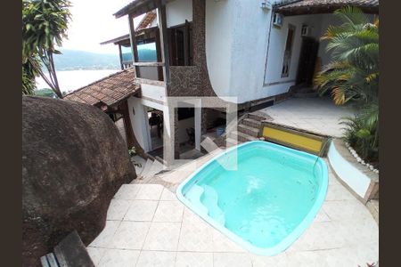 Casa à venda com 4 quartos, 150m² em Piratininga, Niterói