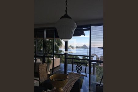 Casa à venda com 4 quartos, 1310m² em Charitas, Niterói