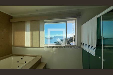 Casa à venda com 5 quartos, 570m² em São Francisco, Niterói