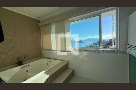 Casa à venda com 5 quartos, 570m² em São Francisco, Niterói